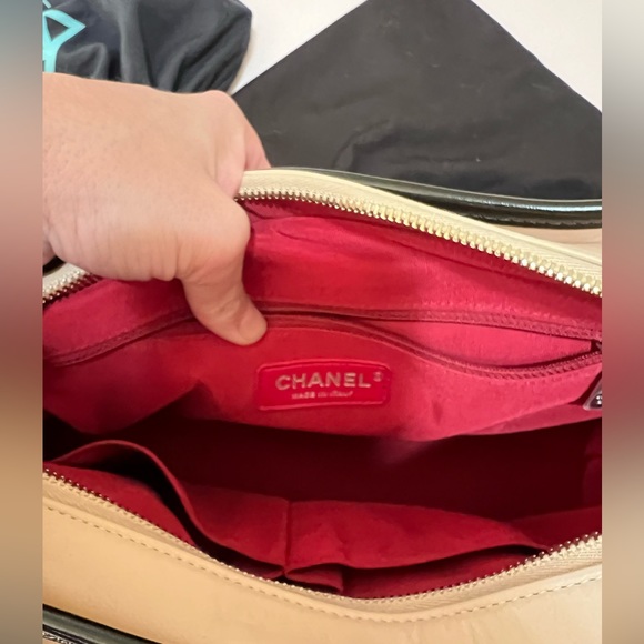 CHANEL 💯 Authentic medium two-toned Gabrielle Hobo - Picture 12 of 16